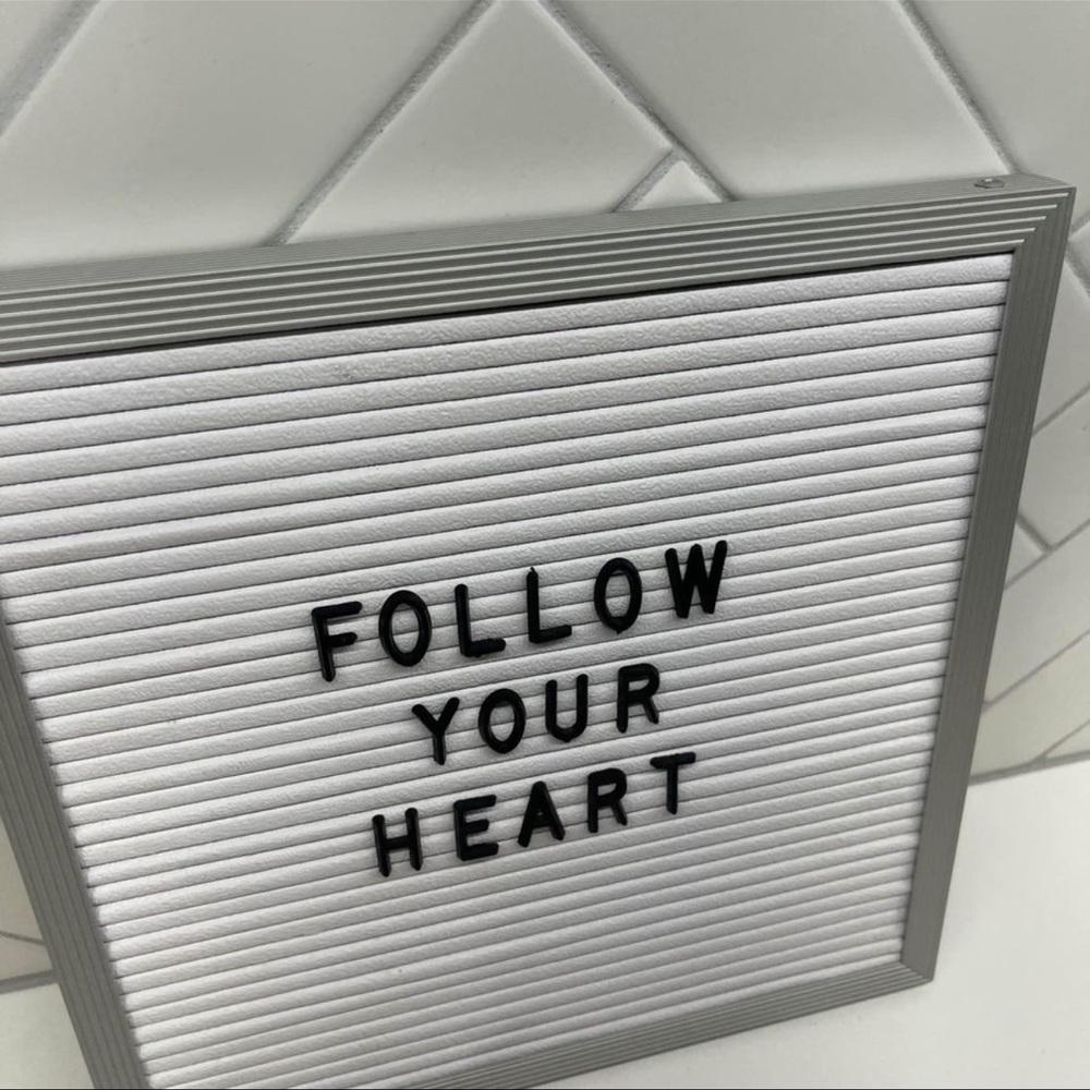 Square Letter Board Sign ✏️ White Vinyl Silver-tone Aluminum Frame Black Letters - Picture 3 of 9